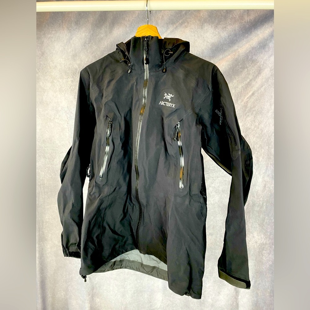Arcteryx Theta AR women’s Gore-Tex jacket M black